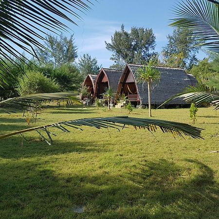 Sasak Island Bungalows กิลิเมโน ภายนอก รูปภาพ